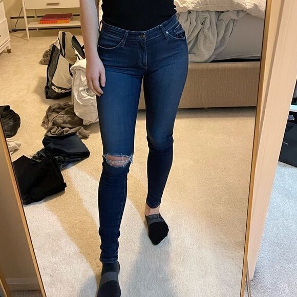 AG Adriano Goldschmied The Farrah Skinny Jeans with rip in 1 knee. Size 25! - Picture 1 of 5